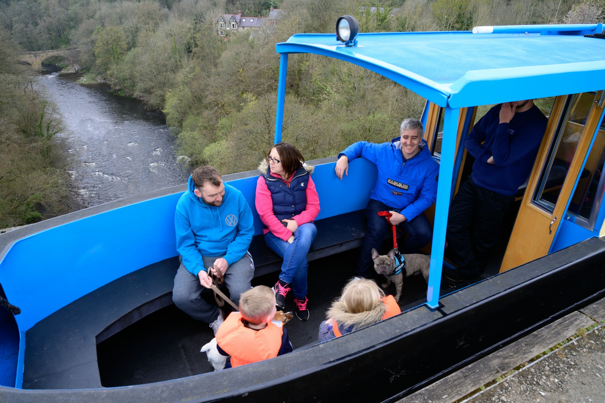 Enjoy a family day out canal boating on Father's Day