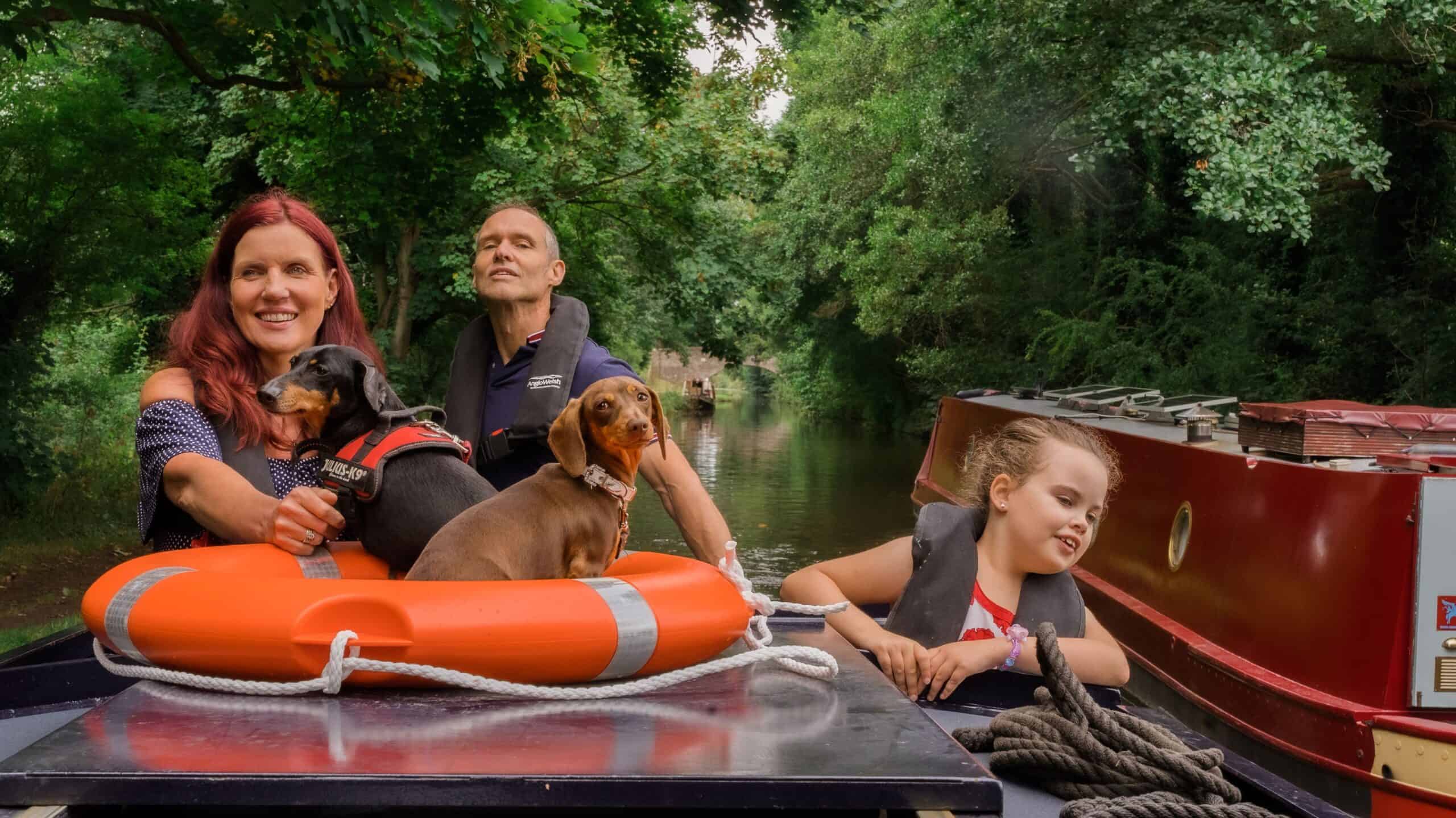 Week-long canal boat holidays from Bunbury