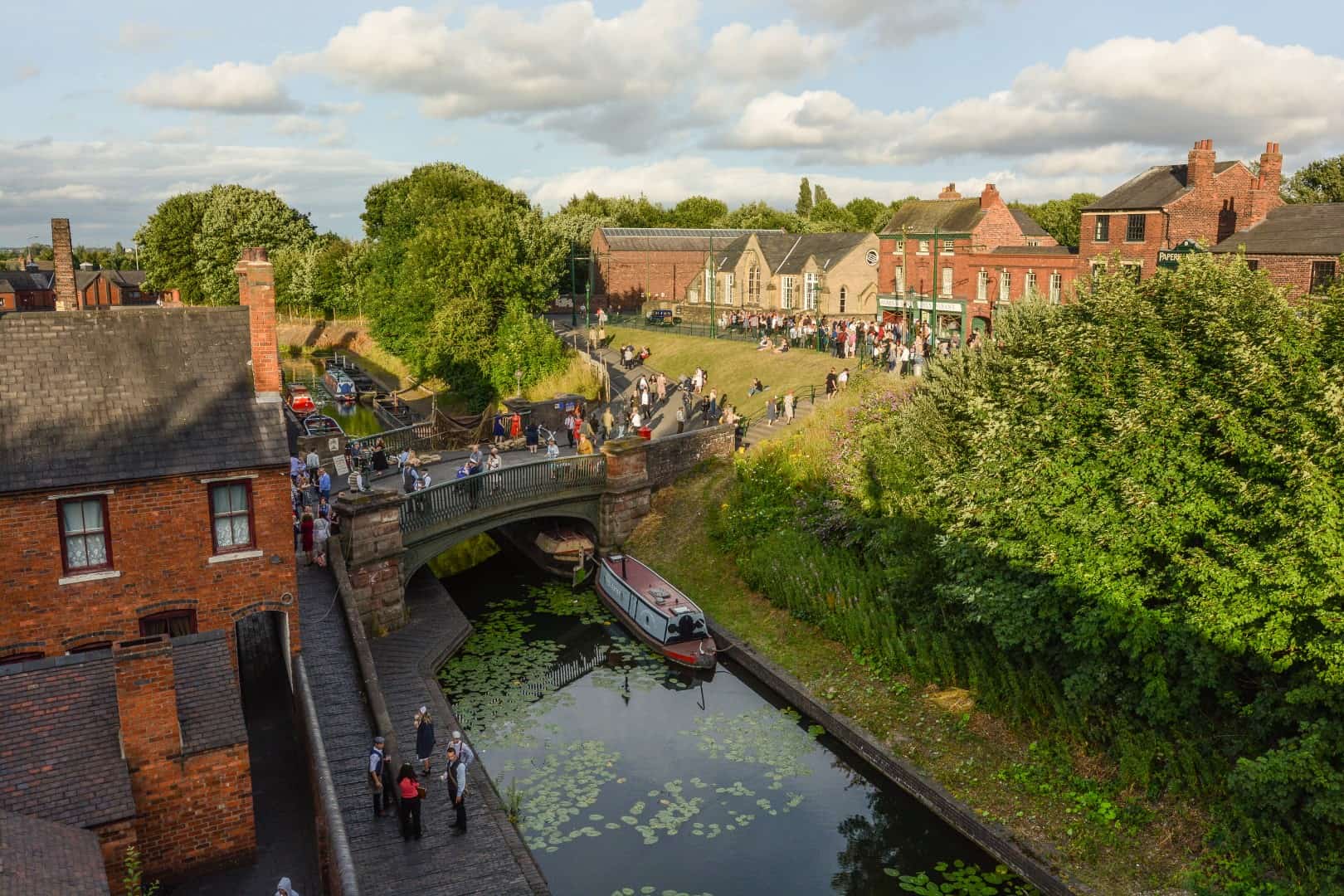 Stately homes and historic places to visit on your canal boat holiday