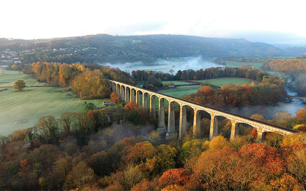 Top 10 Autumn canal boat holiday destinations