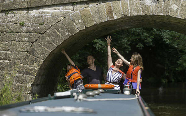 Canal boat holidays in England and Wales