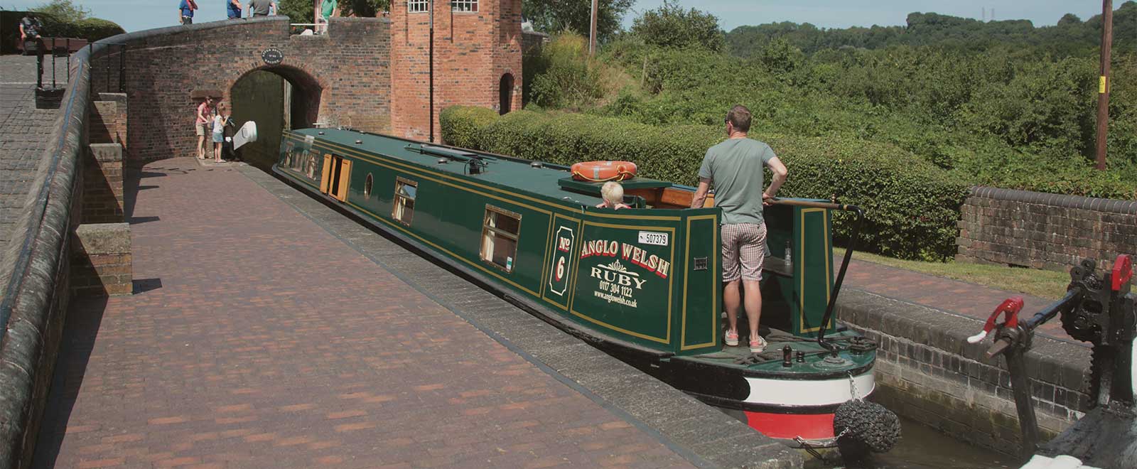 Cruise the Droitwich Ring on a canal boat holiday Anglo Welsh Ltd