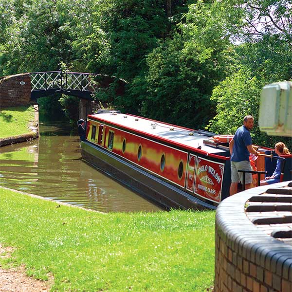 Visit Warwick on a canal boat holiday