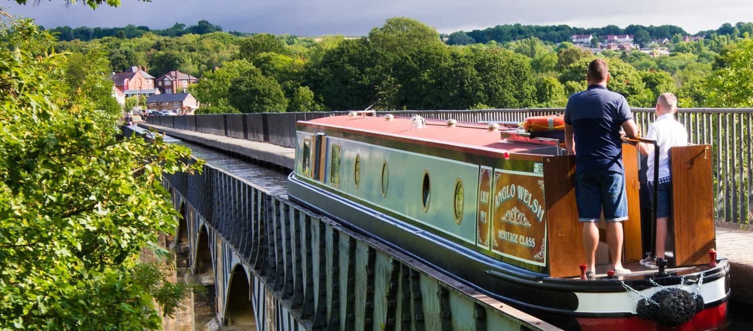 Canal boat holidays on the Llangollen Canal