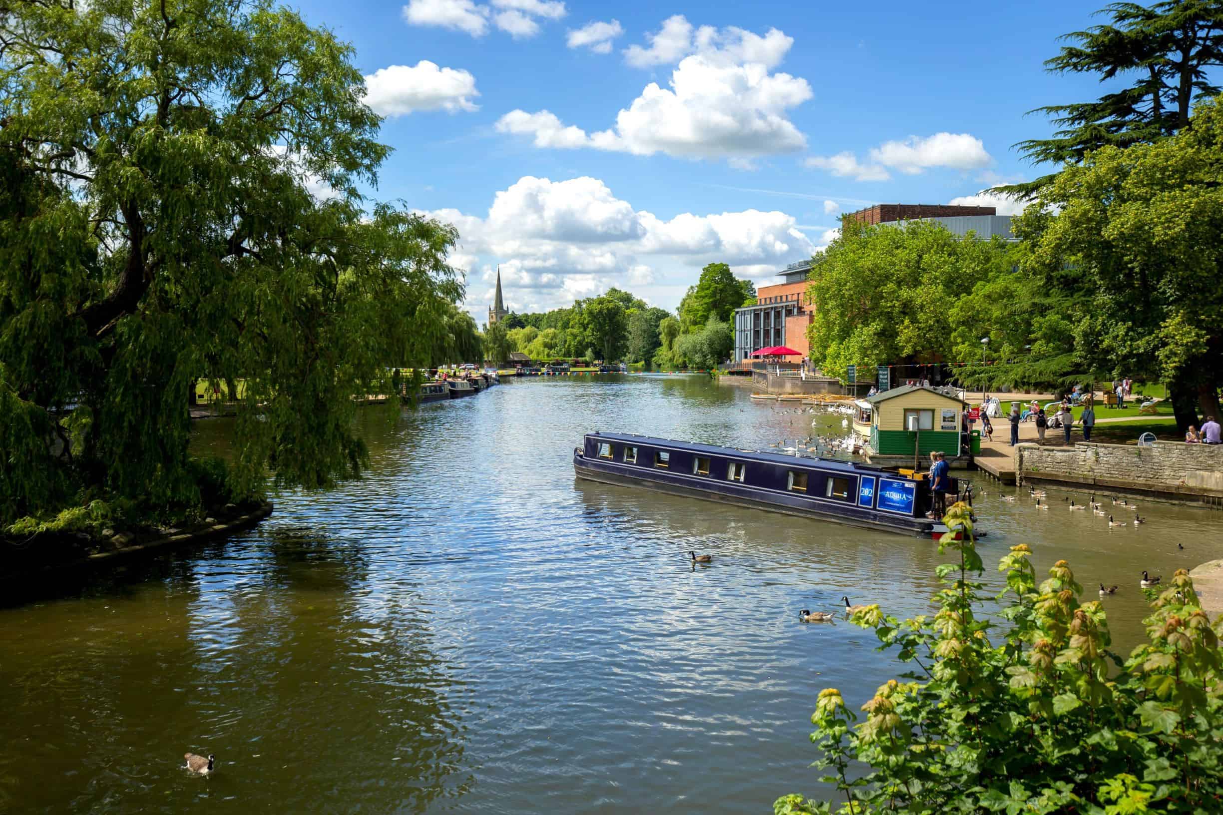 Cruise the Avon Ring on a canal boat holiday with Anglo Welsh