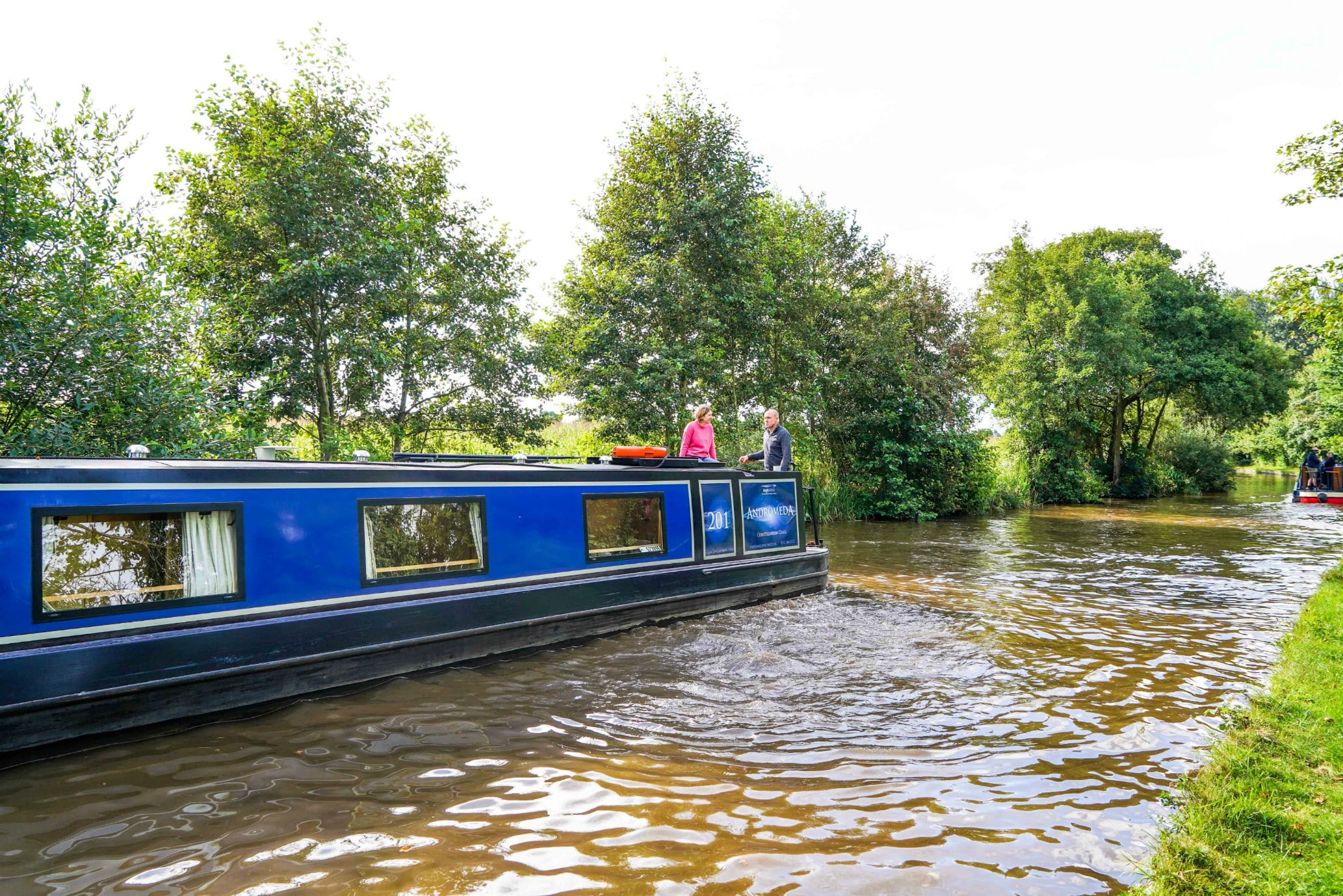 Cruising the Llangollen Canal on a canal boat holiday