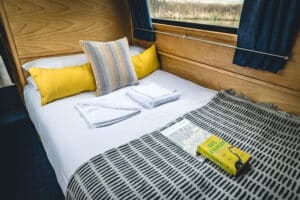 Aries luxury narrowboat double cabin