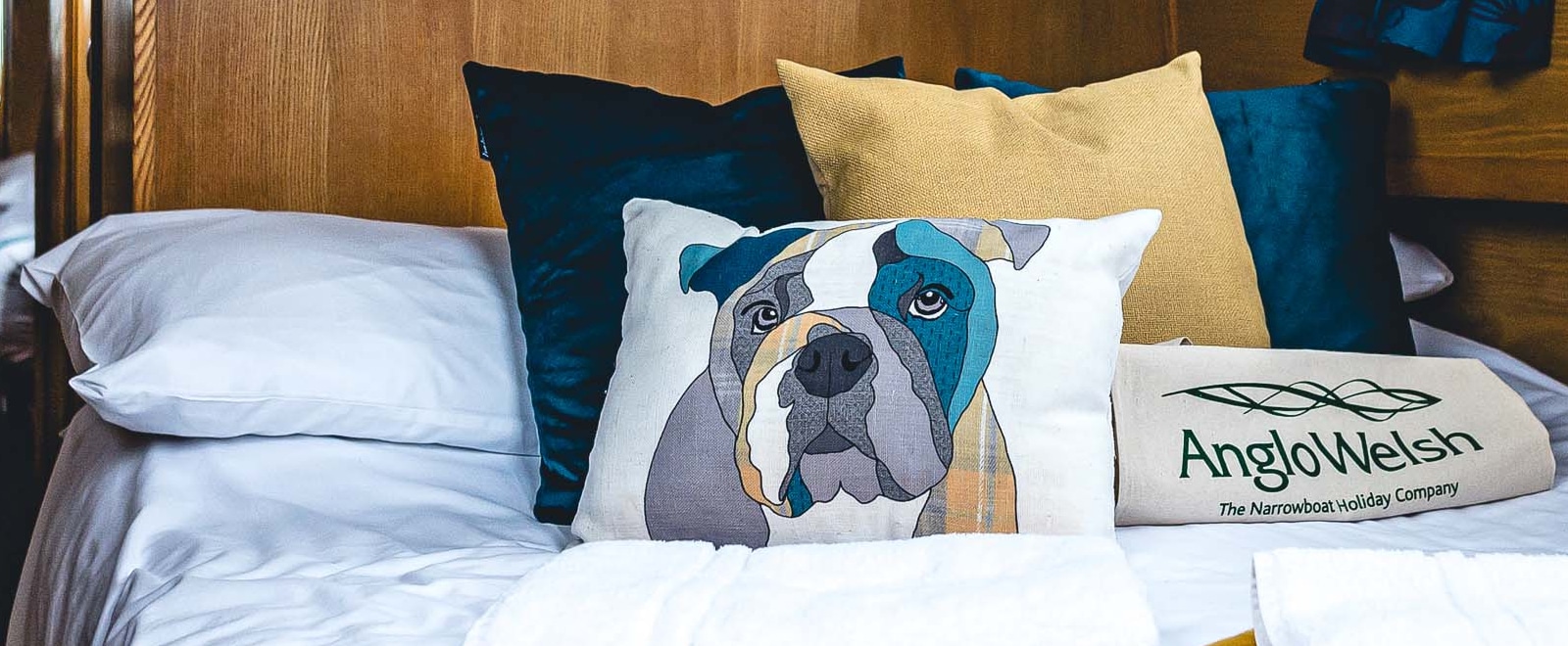 Anglo Welsh canal boat cabins